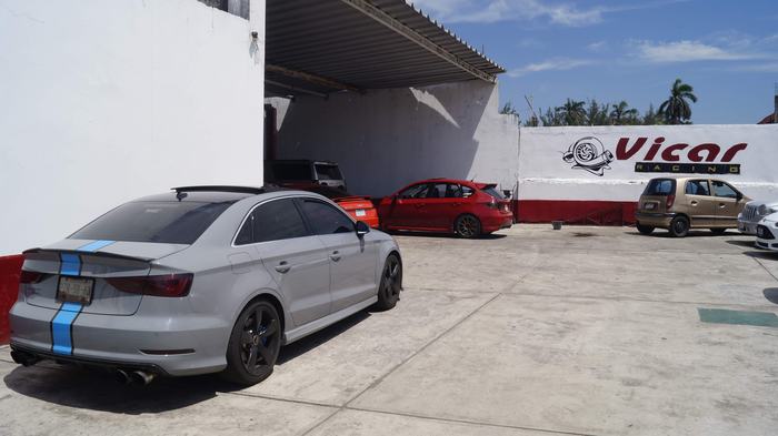 Audi A3 con franjas - taller mecanico Vicar Racing en Veracruz